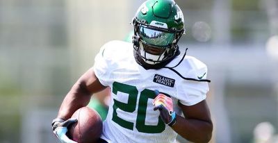 2022 NFL Offensive Rookie of the Year odds: Jets running back Breece Hall ends short holdout