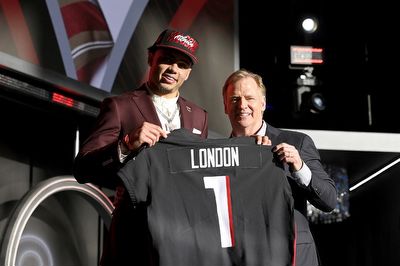 2022 NFL Rookie Wide Receiver Rankings: Treylon Burks, Drake London Lead the Charge