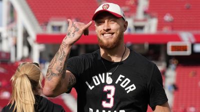 49ers’ George Kittle, 100-Year-Old Grandma Lucky Share Meaningful On-Field Embrace
