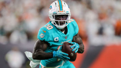 Best NFL Prop Bets for Vikings vs. Dolphins in Week 6 (Trust Tyreek Hill Despite Miami's Quarterback Situation)