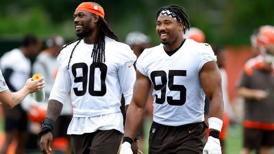 Browns' Jadeveon Clowney apologizes to Myles Garrett for comments