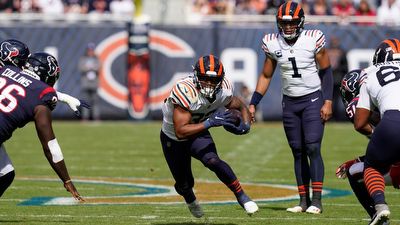 Chicago Bears RB David Montgomery leaves game with knee, ankle injuries