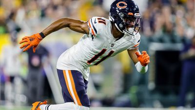 Darnell Mooney with the Catch of the Year, sets up Bears touchdown