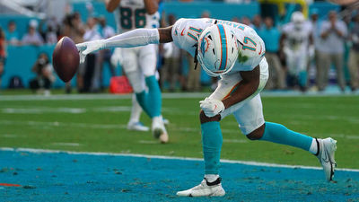 Did Dolphins’ Brutal Start Cost Jaylen Waddle’s Offensive Rookie of the Year Chances?