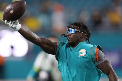 Dolphins at Bears spread, line, picks: Expert predictions for Week 9 NFL game