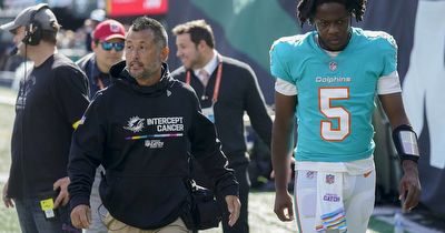 Dolphins QB Teddy Bridgewater exits start after first offensive play; rookie Skylar Thompson in