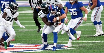 Giants vs. Eagles NFL Week 18 injury report, odds, props: Jalen Hurts expected to start despite limited practices; Philadelphia defense can set single-season sacks record
