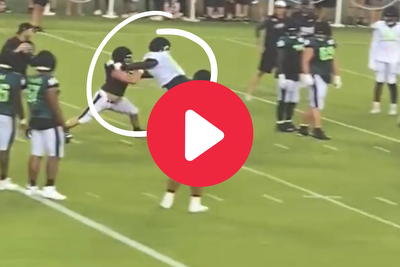 Jordan Davis Manhandles OL at Eagles Training Camp, Goes Viral [VIDEO]