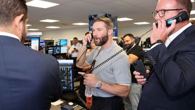 Julian Edelman reminds Brandon Marshall of bet for Patriots-Jets game