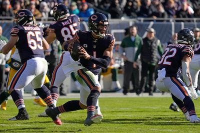 Justin Fields close to a few more Bears, NFL QB rushing milestones