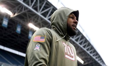 Kayvon Thibodeaux’s Top Hat and Chain Continue Fashion-Filled Wild Card Weekend