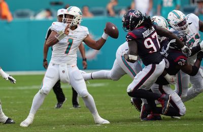 Miami Dolphins-Green Bay Packers Week 16 Predictions Roundup