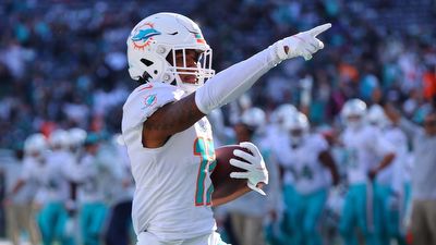 Miami Dolphins placing rookie WR Jaylen Waddle on COVID-19 list