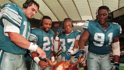 NFL Thanksgiving: Detroit Lions and Dallas Cowboys uphold league's yearly tradition on US holiday