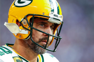 Packers: Aaron Rodgers falls in FanSided quarterback rankings