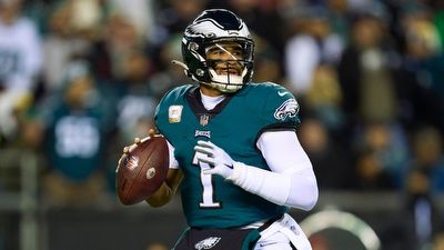 Packers-Eagles Sunday night: NFL betting odds, picks, tips