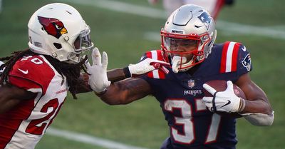 Patriots at Cardinals spread and picks for Monday Night Football