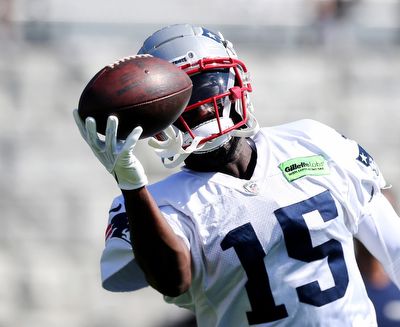 Patriots training camp Day 20: Nelson Agholor goes 1-handed, team ramps up for Panthers