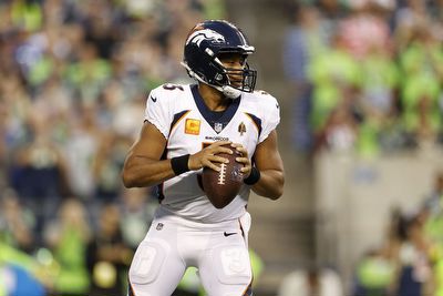 Russell Wilson needs to take command away from Nathaniel Hackett and run the show in Denver
