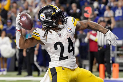 Steelers at Falcons spread, line, picks: Expert predictions for Week 13 NFL game