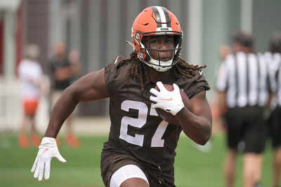 The Steelers would be foolish to trade for Browns RB Kareem Hunt