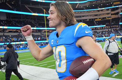 Titans vs Chargers Odds, Picks & Predictions