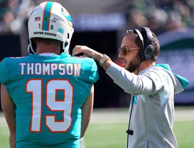 Vikings at Dolphins spread, odds, picks: Expert predictions for Week 6 NFL game