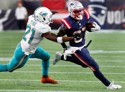 What NFL experts are predicting for Sunday's Patriots-Dolphins game
